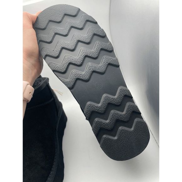 CUSHIONAIRE Women's COZY Genuine Suede pull on platform boot, Black 8.5 - Picture 4 of 6